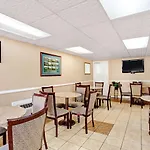 Days Inn By Wyndham Knoxville West