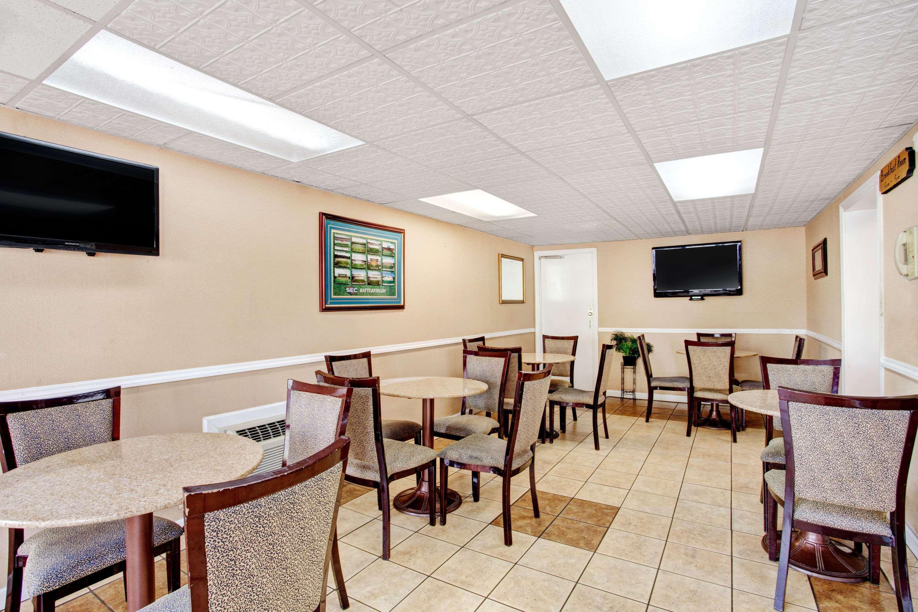 Days By Wyndham West Hotel Knoxville