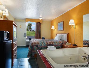 Days By Wyndham West 2*